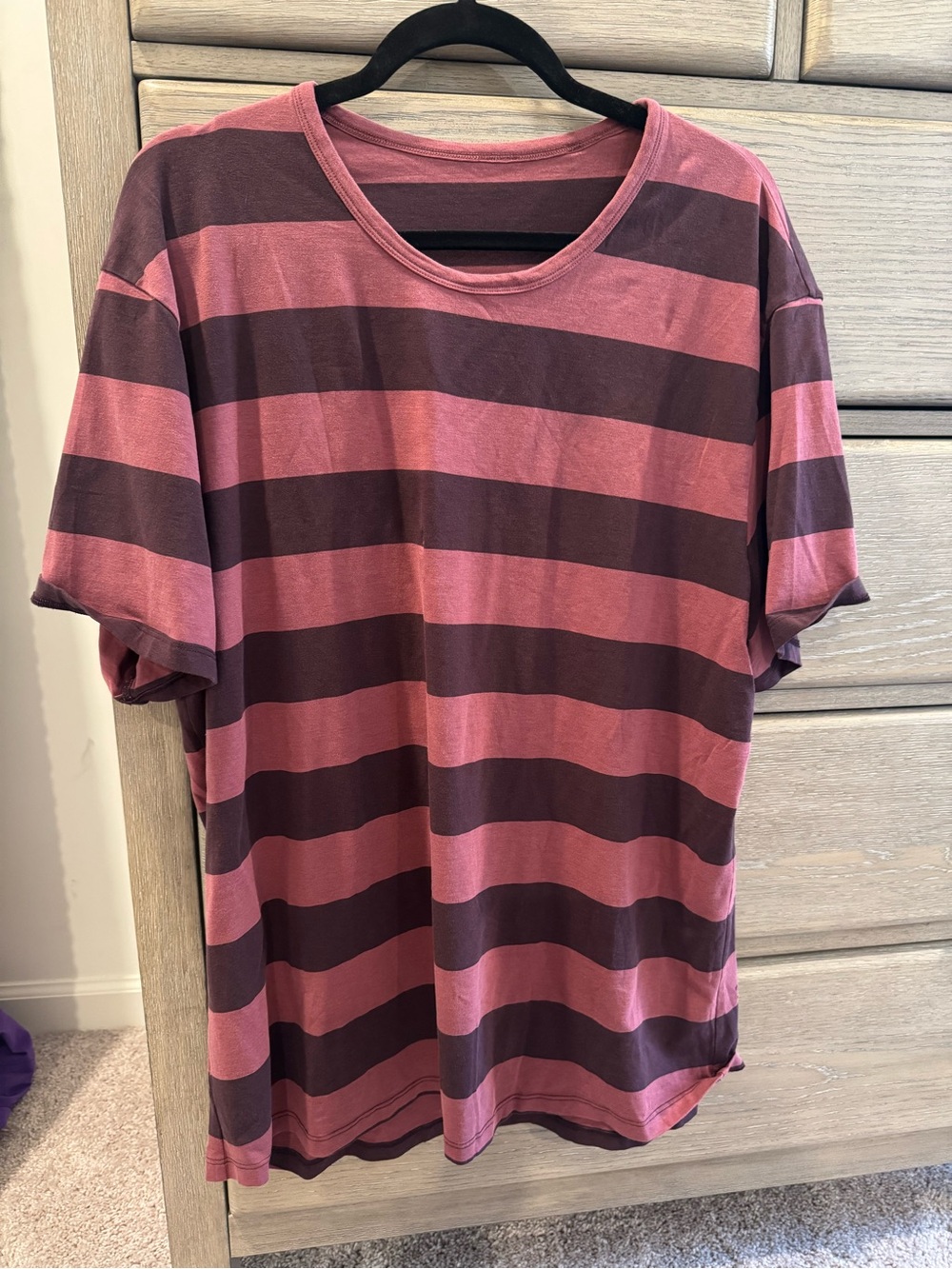 Men's Striped Short-Sleeve Crew Neck Shirt - Pink & Dark Maroon